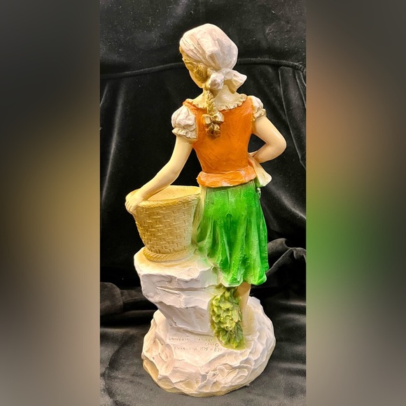 Universal Statuary Chicago 1975 German Italian Peasant Girl Item 821 MCM Retro - Picture 5 of 16